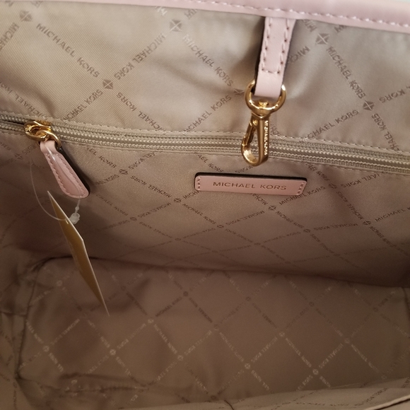 SOLD Michael Kors| Carry All Tote Vanilla Multi Pink - Picture 7 of 9